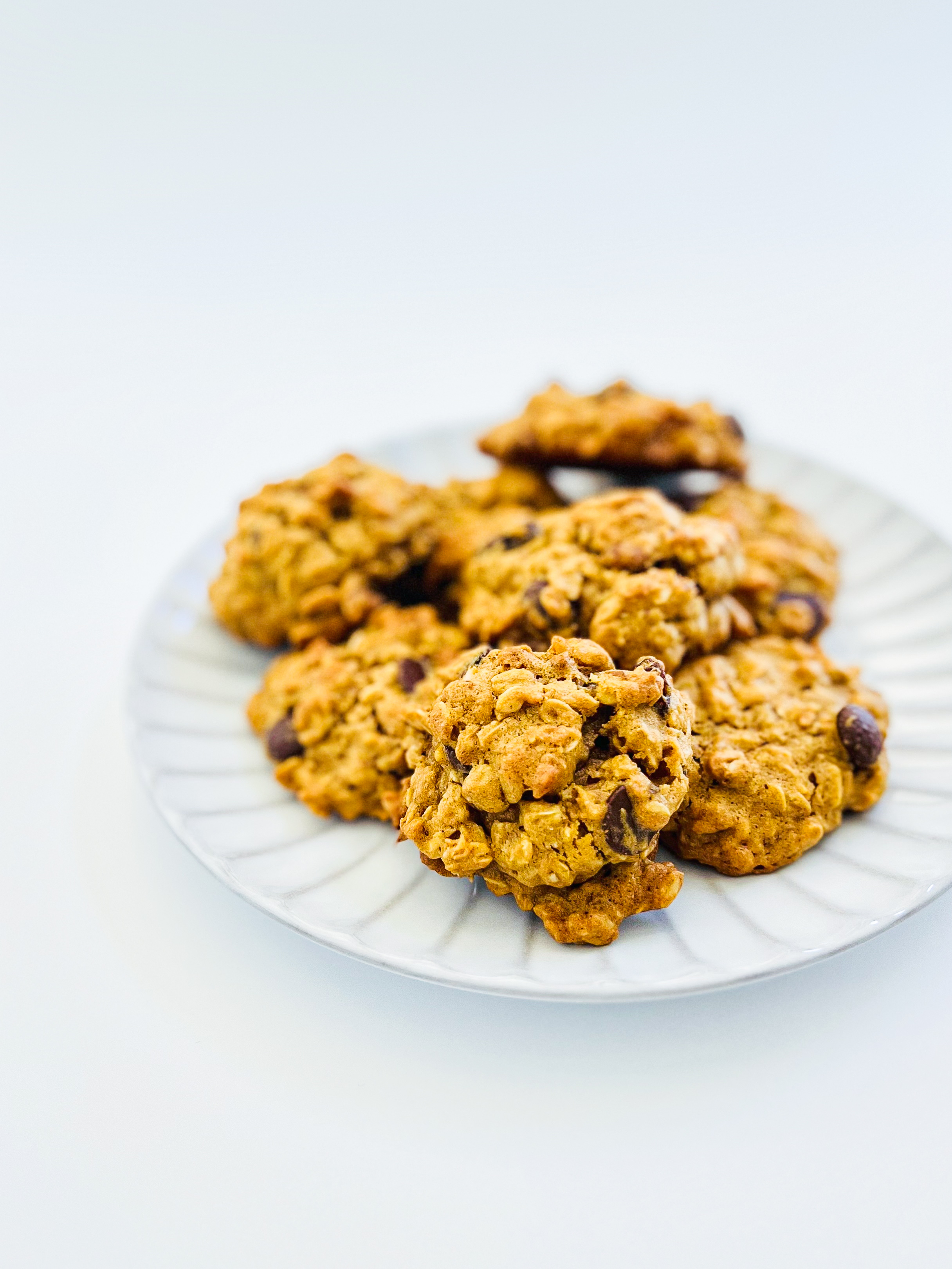 Easy Chocolate Chip Oatmeal Cookies Recipe (Gluten-Free)